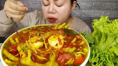 Nikmat Nya Soto Ceker Bihun Telor Extra Cabe Mercon Satu Mangkok