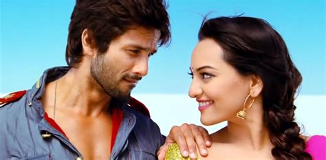 Sonakshi Sinha Shahid Kapoor R Rajkumar Film Song Image R Rajkumar