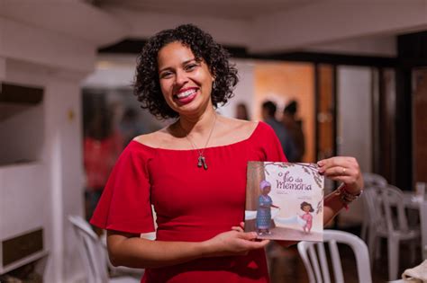 Escritora baiana lança livro infantil em Porto Alegre