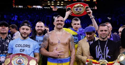 Oleksandr Usyk Se Impone Por Decisi N Dividida A Anthony Joshua Y Se