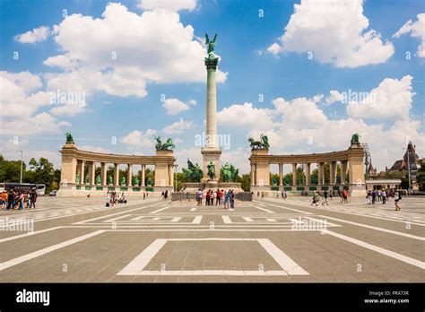 Budapest Ungarn 4 Juni 2017 Touristen Wandern Und Die Bilder Auf