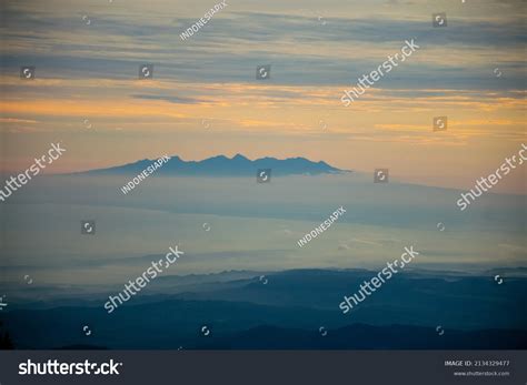 Colorful Sunrise Di Puncak Tertinggi Gunung Stock Photo 2134329477 | Shutterstock