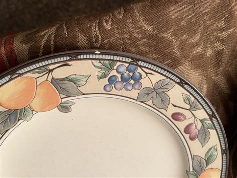 Mikasa Intaglio Garden Harvest Cac Piece Set Dinner Salad Bread