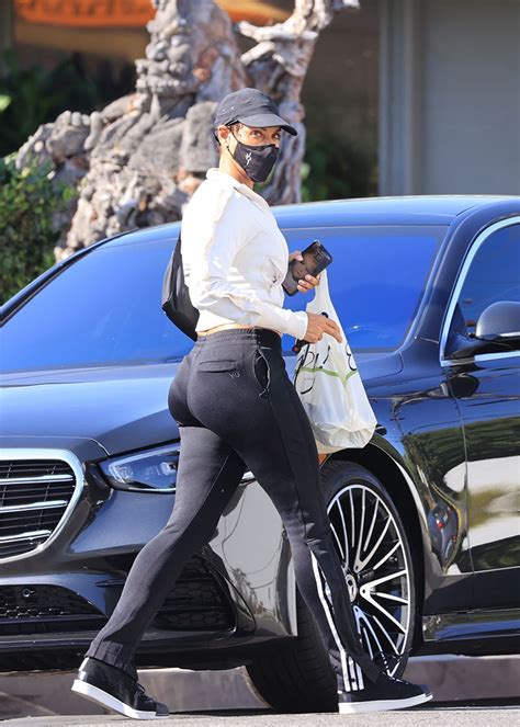 West Hollywood Ca Exclusive Nicole Murphy Is Spotted Wearing Sweatpants While Picking Up