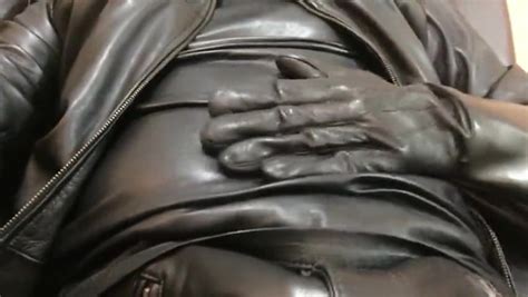Horny Man In Leather Gear ThisVid