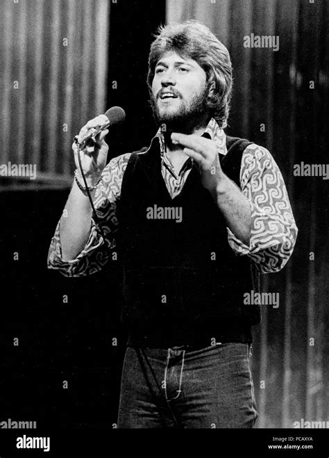 Barry gibb hi-res stock photography and images - Alamy