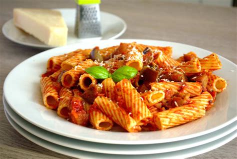 Pasta Con Berenjena Y Salsa De Tomate Receta Ekilu