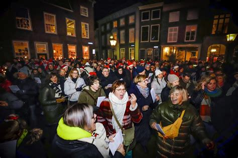 Uiterst Sfeervolle Christmas Sing A Long Bij Stadhuis DordtCentraal