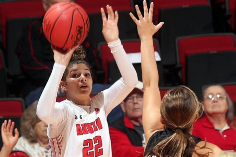 Austin Peay State University Women S Basketball Dominates Tennessee