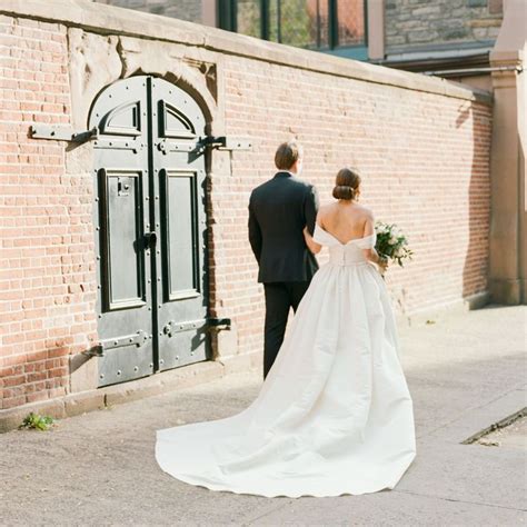 20 Timeless Wedding Dresses For The Classic Bride Timeless Wedding