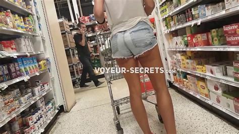 Blonde In Tight Booty Shorts ThisVid