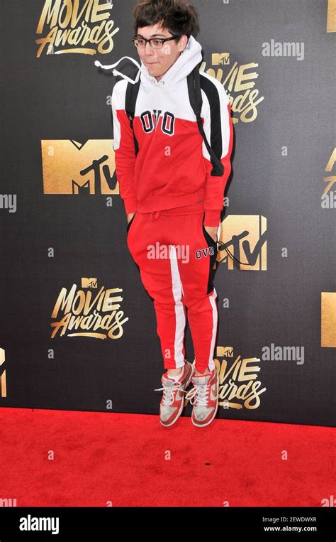 Brandon Wardell Attends The 2016 Mtv Movie Awards At Warner Brothers