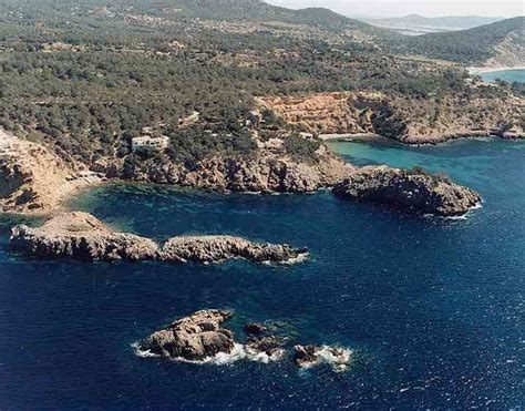 Playa Es Cuco En Sant Josep De Sa Talaia Informaci N Mapa Y Fotos