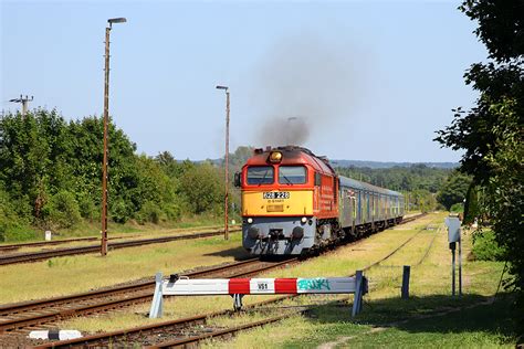 M62 228 WRP World Rail Photo