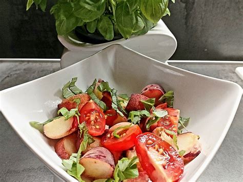 Pfirsich Tomaten Basilikum Salat Von Pralinchen Chefkoch