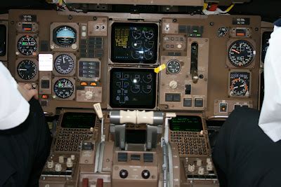 airplane-pics: boeing 767-300ER cockpit pics