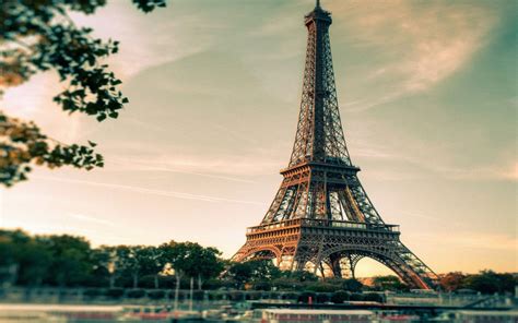 Download Romantic Eiffel Tower Wallpaper - GetWalls.io