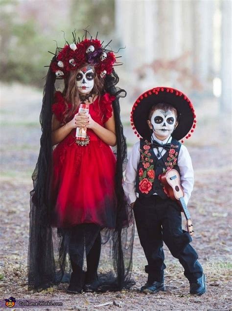 15 DIY Day Of The Dead Costume Ideas - All Sands