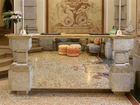 DESK Marble Reception desk By Arnaboldi Interiors