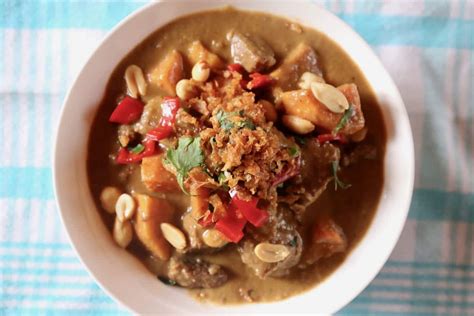 Gaeng Masaman Authentic Massaman Curry Recipe With Beef