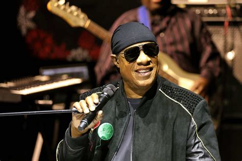 10 Best Stevie Wonder Songs of All Time - Singersroom.com