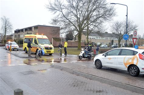 De Weblog Van Helmond Fietser Gewond Na Aanrijding Met Lesauto