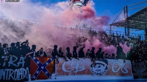 Déplacement ULTRAS CRAZY BOYS 2006 NADOR KACM VS FRM J14