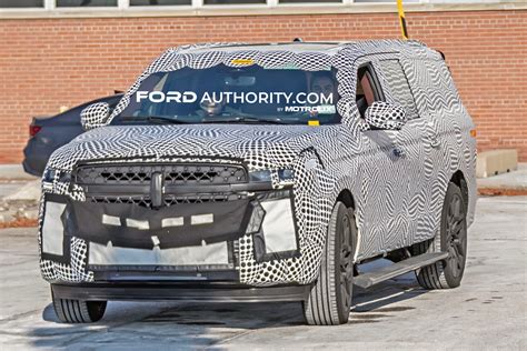 2025 Lincoln Navigator Front End Revealed For First Time