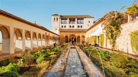 Discover Alhambra Granada | Highlights, Visitor's Guide & More