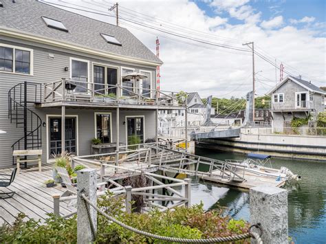 A Maine Home of Many Trades - Decor Maine