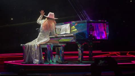 Lady Gaga Million Reasons Joanne World Tour 9 10 17 Philadelphia Youtube