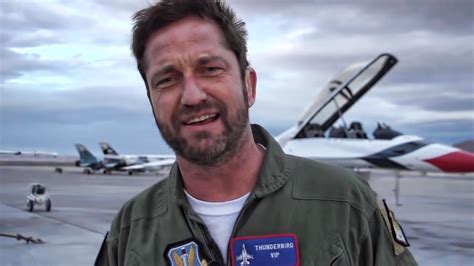 Gerard Butler Flies With The Us Air Force Thunderbirds The Blitz Ww2