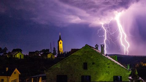 Sommerunwetter Verursachen Sch Den In H He Von Millionen Euro