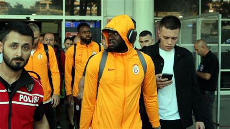 Galatasaray Antalya da coşkuyla karşılandı Galatasaray GS