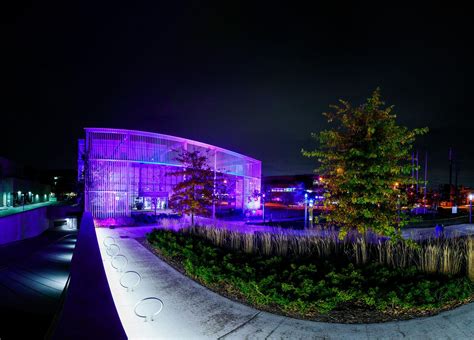 Humber lights up Welcome Centre at Lakeshore Campus in show of support ...