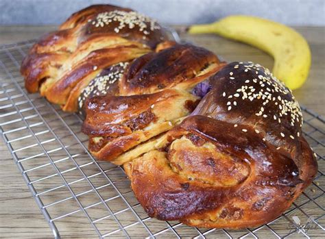 Vlechtbrood Met Ube Kokos En Banaan Spatelgek