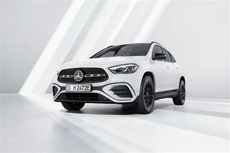 Mercedes Benz Gla Colours And Price Guide Buying A Car Autotrader