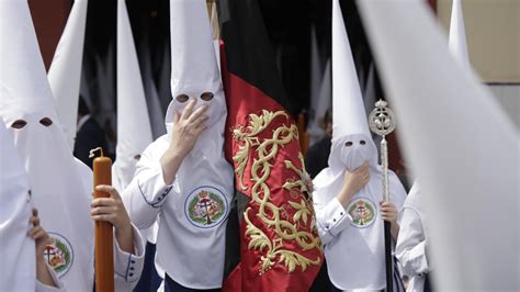 Las Im Genes De La Hermandad De Los Negritos En La Semana Santa De