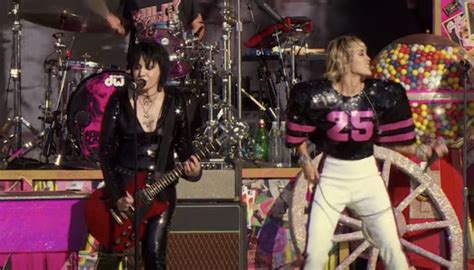 Miley Cyrus Super Bowl performance | Joan Jett Billy Idol collab | AltPress