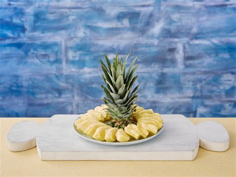 carve  pineapple spring baking championship food network