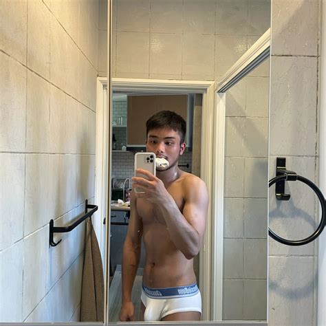 But First Let Me Take A Selfie Nude Pics XHamster