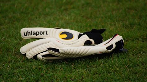 Best Soccer Goalie Gloves [2020] Top Soccer Goalie Glove [Reviewed]