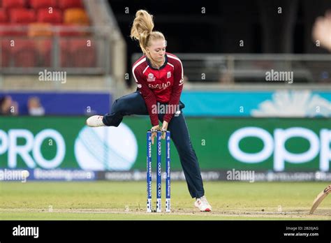 Sarah glenn cricket hi-res stock photography and images - Alamy