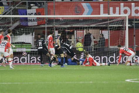 Kiek Op De Wedstried FC Emmen NAC Breda FC Emmen