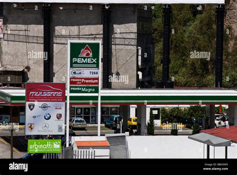 Gas station mexico hi-res stock photography and images - Alamy