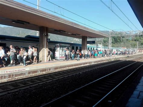 Rubano Due Zaini In Stazione A Levanto Inseguiti E Arrestati Dai