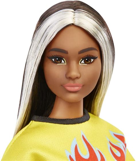 Barbie Fashionista Mu Eca Pelo Blanco Y Negro Curvy Con Top Con Llamas