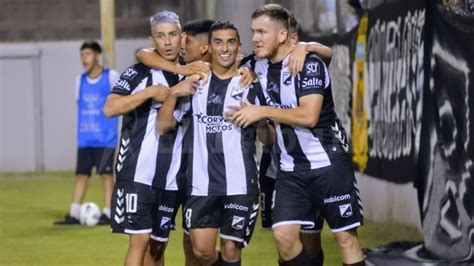 Central Norte se lo dio vuelta a Crucero y llega invicto al clásico con