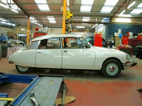 Pratt's Auto Bodyshop - Citroen DS Restoration