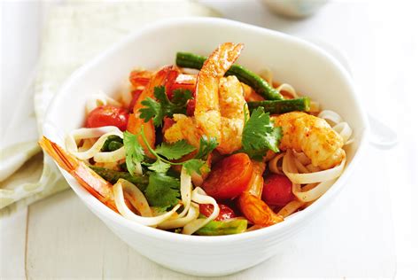 Easy Thai Red Curry With Prawns And Snow Peas Vikalinka Atelier Yuwa